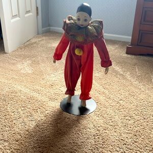 Musical ceramic clown